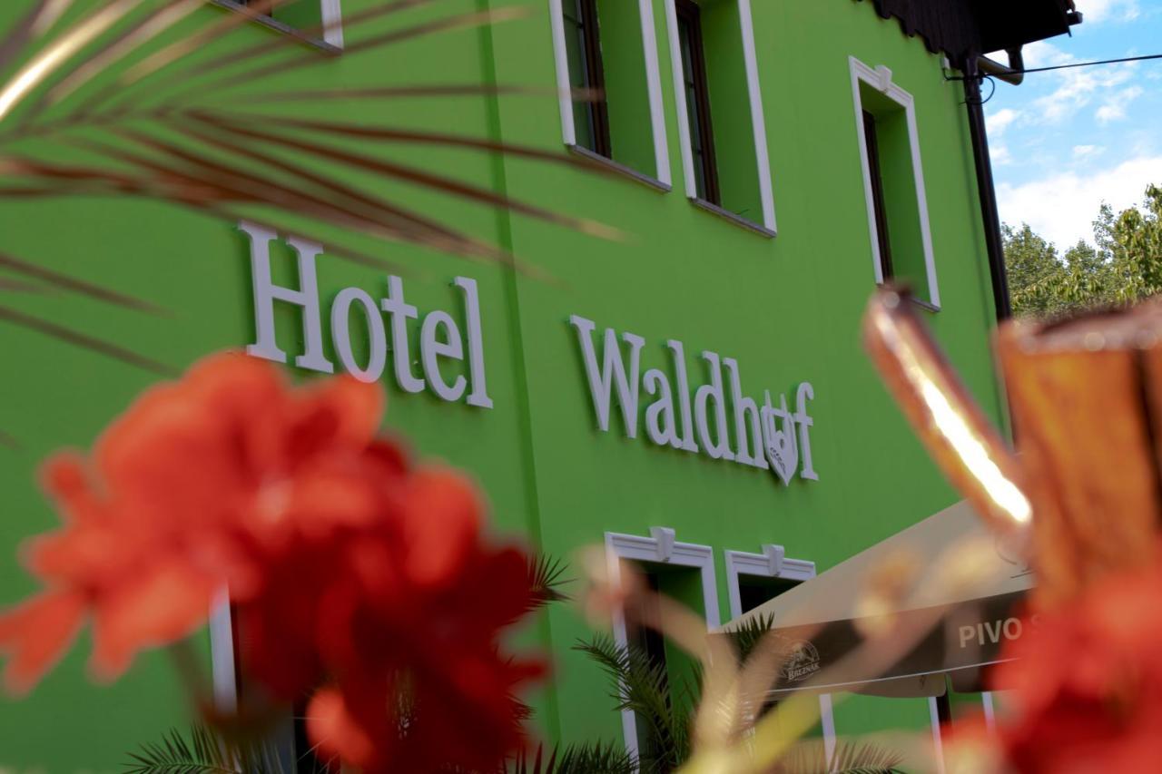 Waldhof Hotel Jirikov  Ngoại thất bức ảnh