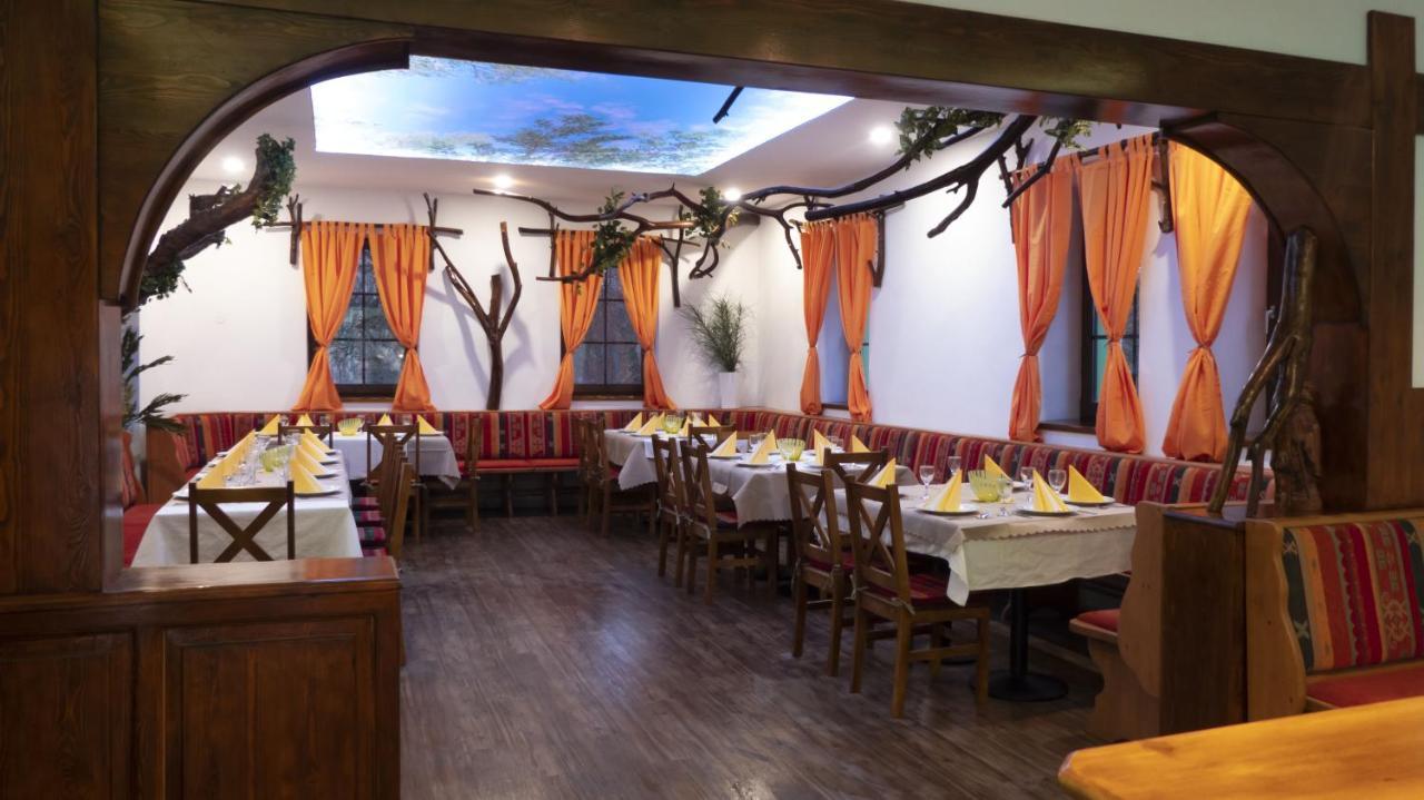Waldhof Hotel Jirikov  Ngoại thất bức ảnh